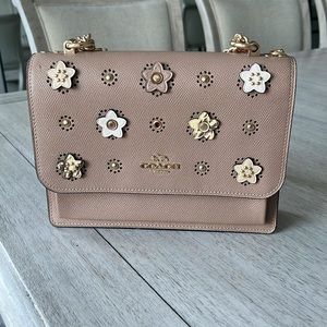 Coach crossbody bag really good condition